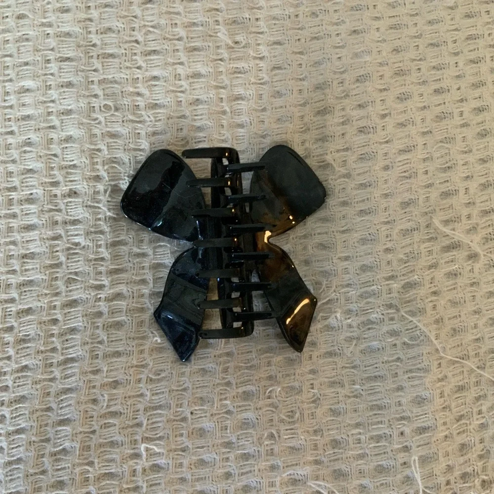New Maison Miette x Anthropologie Black Bow Holiday Hair Claw Clip Accessory